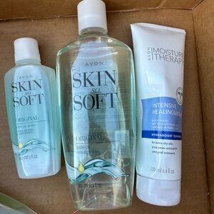 Avon Skin So Soft and Moisture Therapy Set